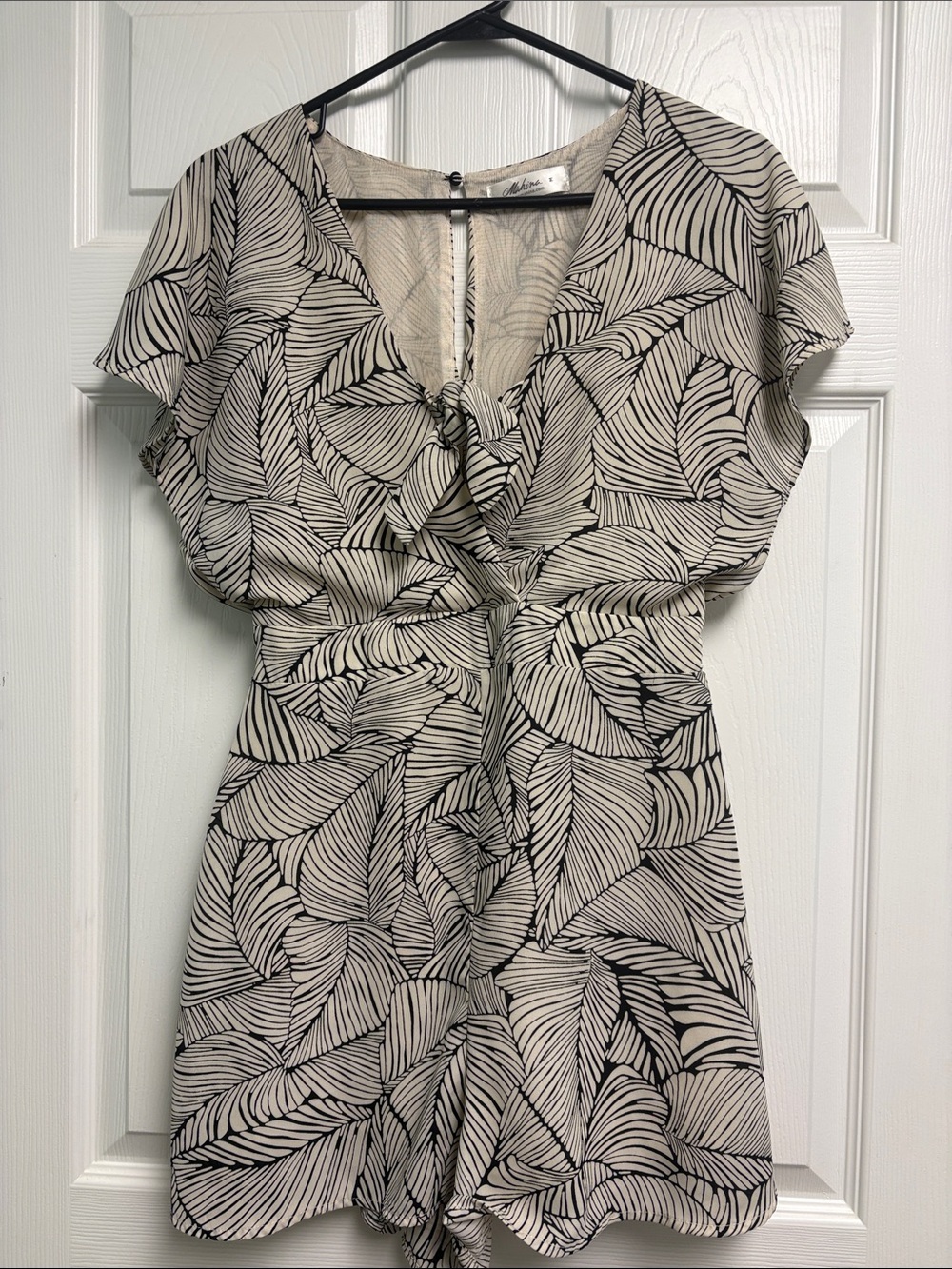 Mahina Black and Cream Leaf-Print Mini Romper Size Medium